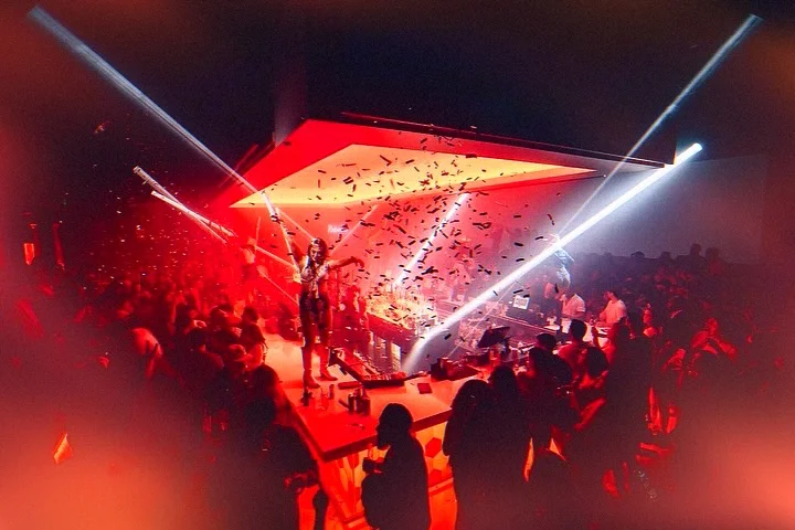 Houston nightclub lighting and visual effects at Heights Social